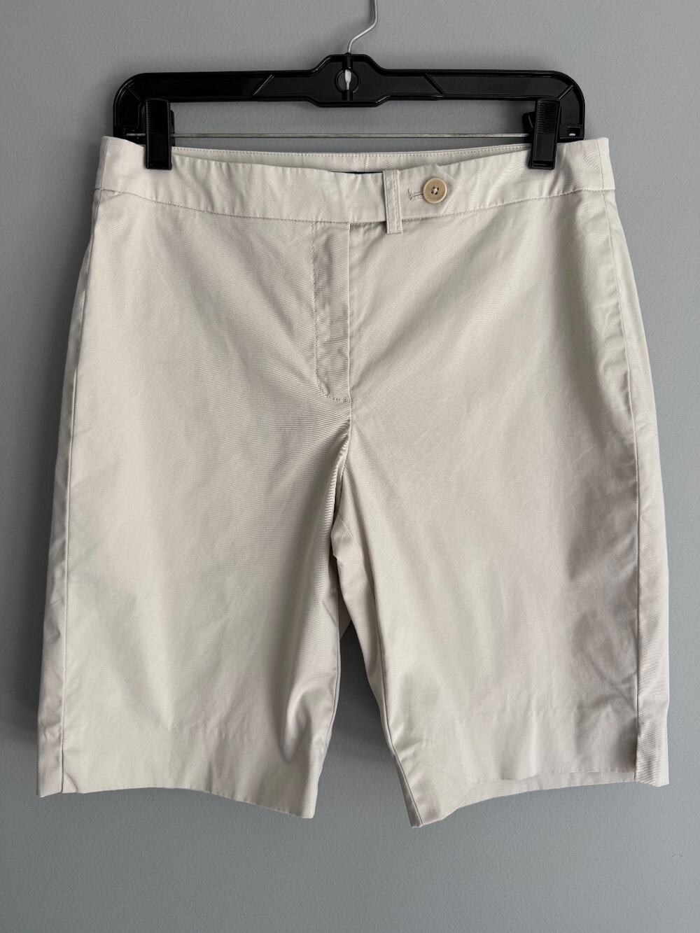 Jones New York Signature Petite 8P Beige Bermuda Shorts Preppy Elevated Basics